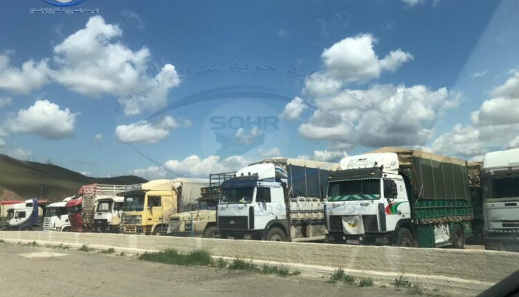 عدسة المرصد السوري ترصد الازدحام الكبير على معبر “سيمالكا” الذي يربط محافظة الحسكة شمال شرقي سوريا بإقليم كردستان العراق