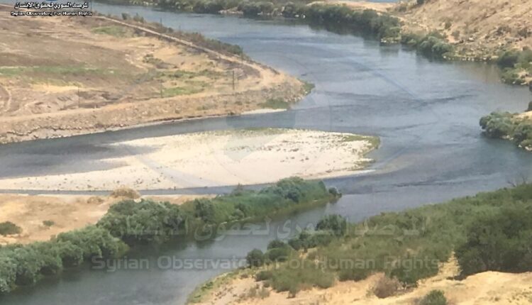 المثلث الحدودي بين سوريا والعراق وتركيا في ريف المالكية(ديريك) يظهر انخفاض منسوب مياه نهر دجلة (2)