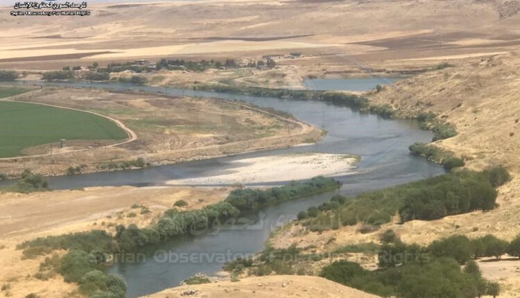 المثلث الحدودي بين سوريا والعراق وتركيا في ريف المالكية(ديريك) يظهر انخفاض منسوب مياه نهر دجلة (20)