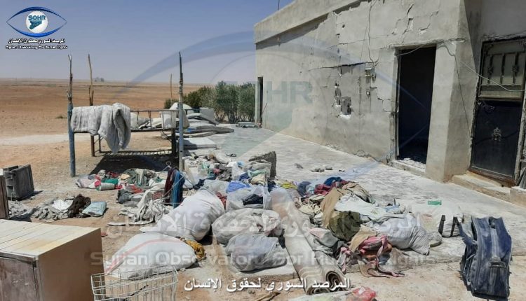آثار القصف التركي على منازل المواطنين في قرية الصفاوية شرقي عين عيسى في ريف الرقة الشمالي (3)