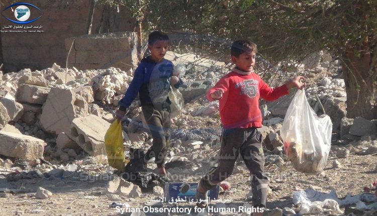 تسول الأطفال وعملهم في جمع القمامة في بلدة الباغوز شرقي دير الزور a (2)