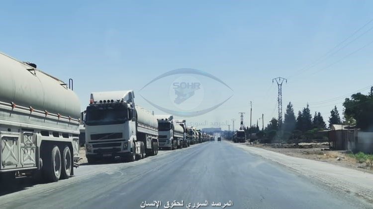 صهاريج نفط تابعة لشركة القاطرجي تتوجه إلى معبر أم كهف في ريف منبج شرقي حلب5