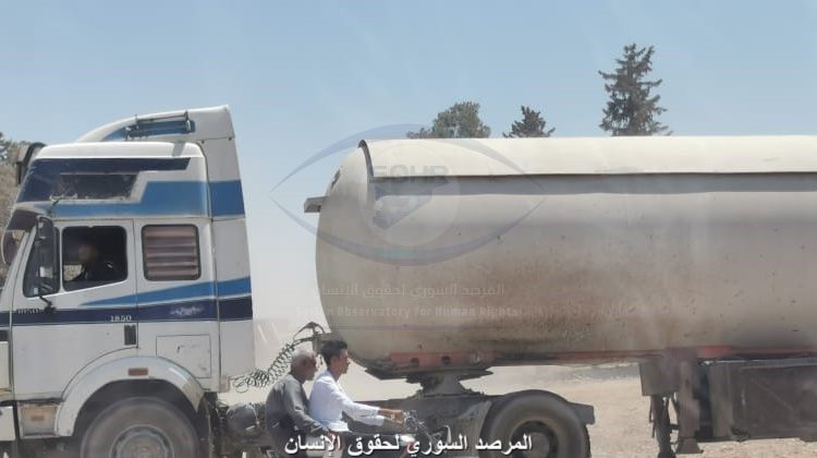 شاحنات تنقل الغاز من مناطق قسد إلى مناطق درع الفرات عبر معبر أم جلود في ريف منبج شرقي حلب1