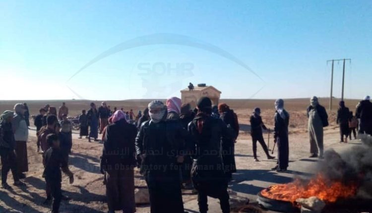أهالي قرية زين المبرج يتظاهرون للمطالبة بـ مخصصاتهم من مازوت التدفئة (4)