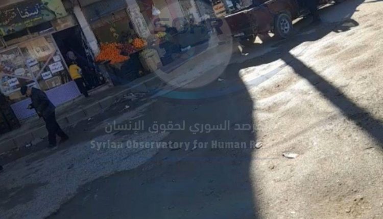 دوريات تابعة لـحفظ النظام تقوم بتفتيش البطاقات في حي الجورة بدير الزور (2)