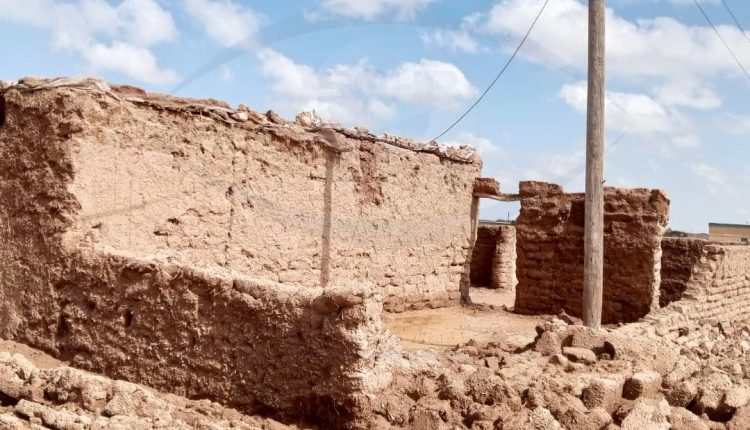 دمار المنازل الطينية بسبب الأمطار الغزيرة و السيول في قرية معيزيلة شمالي دير الزور (1)